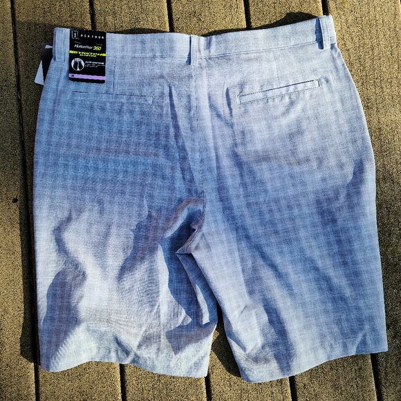 PGA Tour Shorts - Picture 2 of 3